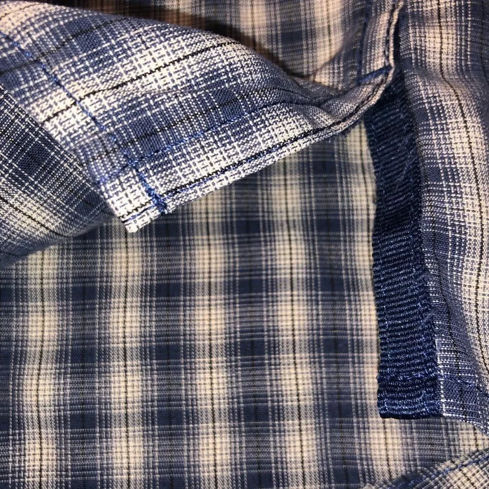 Men’s The North Face light weight Plaid LS shirt